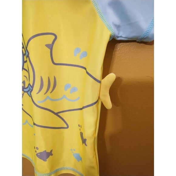 Kids Freestyle Swim Revolution Swim Shirt Youth Size 5 - Picture 2 of 4